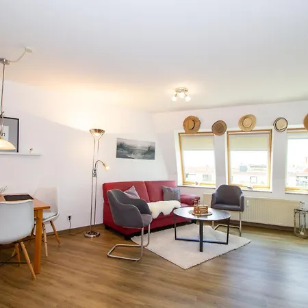 Trafalgar 526 Apartman *